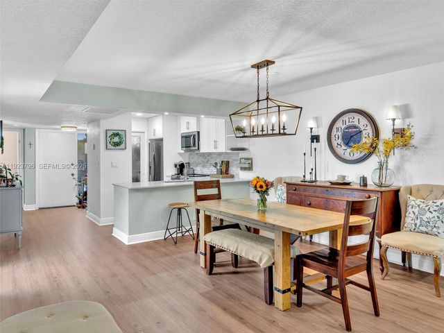 1489 Fairway Rd, Pembroke Pines, FL 33026