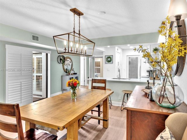 1489 Fairway Rd, Pembroke Pines, FL 33026