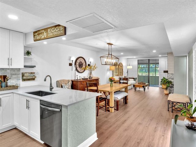 1489 Fairway Rd, Pembroke Pines, FL 33026