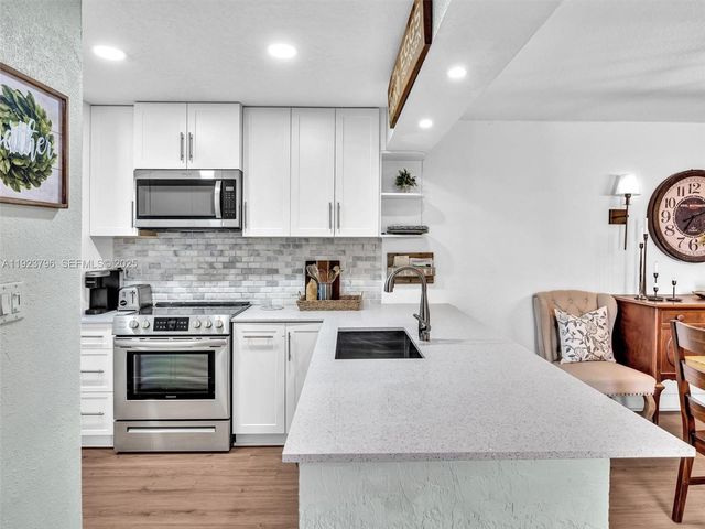 1489 Fairway Rd, Pembroke Pines, FL 33026