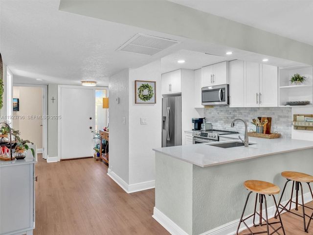 1489 Fairway Rd, Pembroke Pines, FL 33026