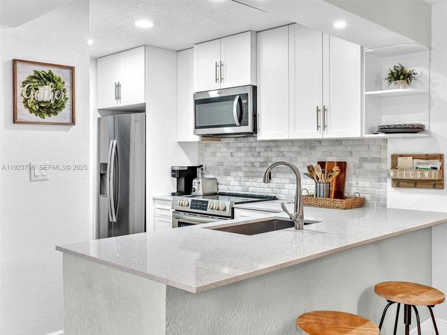 1489 Fairway Rd, Pembroke Pines, FL 33026