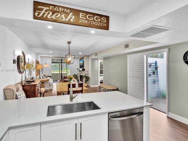 1489 Fairway Rd, Pembroke Pines, FL 33026