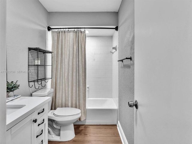 1489 Fairway Rd, Pembroke Pines, FL 33026