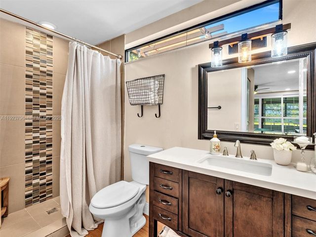 1489 Fairway Rd, Pembroke Pines, FL 33026