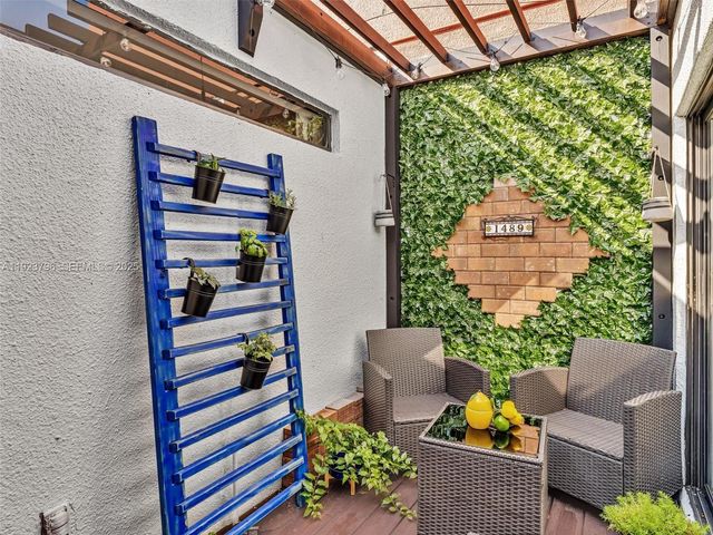 1489 Fairway Rd, Pembroke Pines, FL 33026