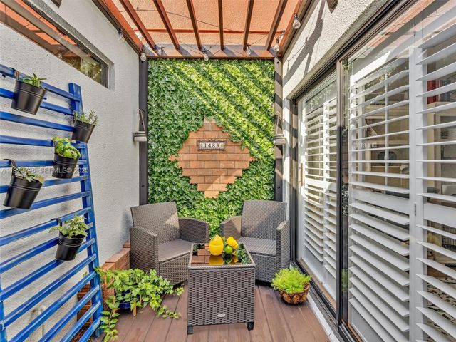 1489 Fairway Rd, Pembroke Pines, FL 33026