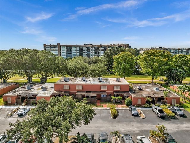 1489 Fairway Rd, Pembroke Pines, FL 33026