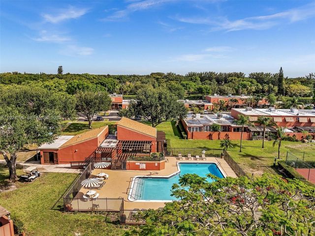 1489 Fairway Rd, Pembroke Pines, FL 33026