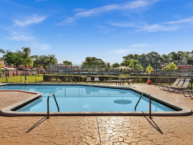 1489 Fairway Rd, Pembroke Pines, FL 33026