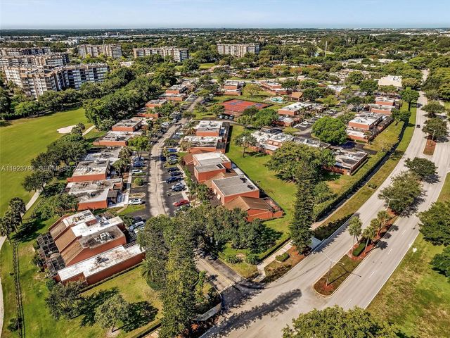 1489 Fairway Rd, Pembroke Pines, FL 33026
