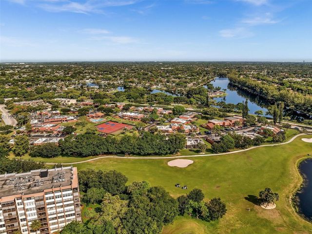 1489 Fairway Rd, Pembroke Pines, FL 33026
