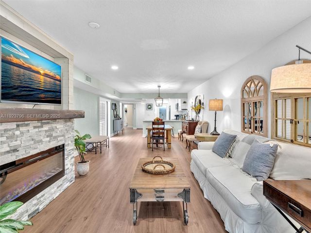 1489 Fairway Rd, Pembroke Pines, FL 33026