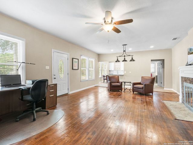 928 W Huisache, San Antonio, TX 78201