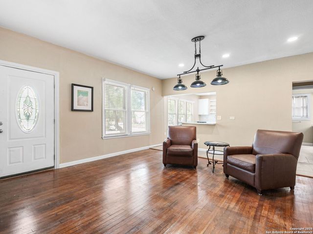 928 W Huisache, San Antonio, TX 78201