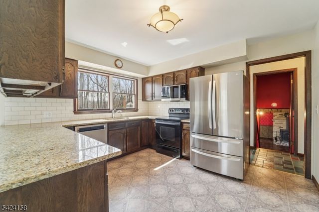 14 Scott Rd, Franklin Boro, NJ 07416
