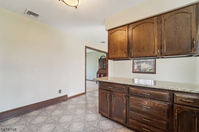 14 Scott Rd, Franklin Boro, NJ 07416
