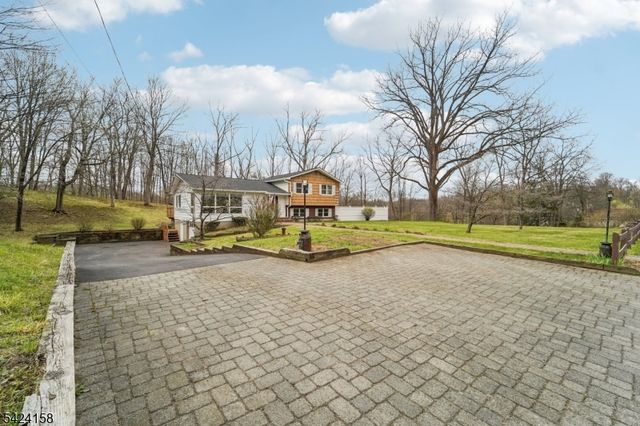 14 Scott Rd, Franklin Boro, NJ 07416