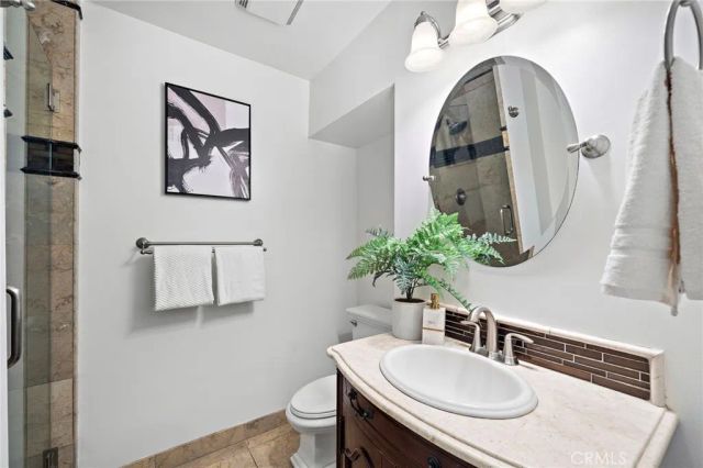 2338 Bunker Hill, Costa Mesa, CA 92626