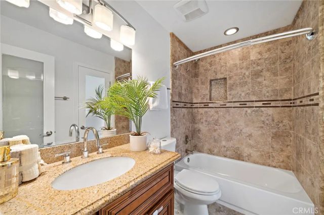 2338 Bunker Hill, Costa Mesa, CA 92626