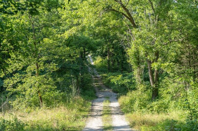 2190 County Rd 1215 Road, Savoy, TX 75479