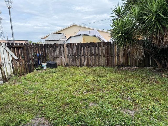 2001 SW 100th Ave, Miramar, FL 33025