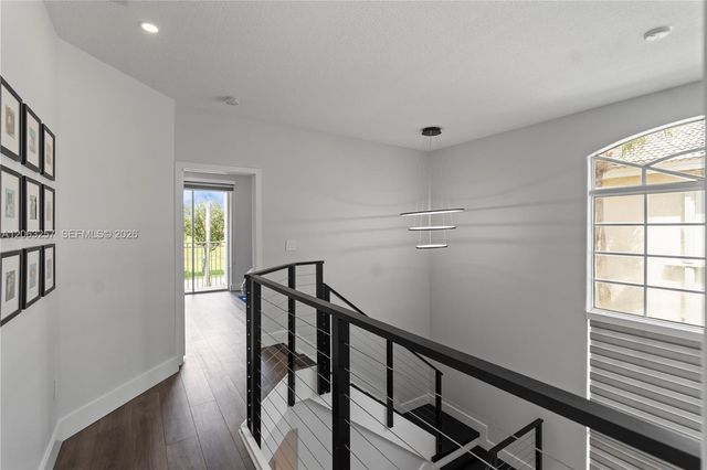 10151 NW 32nd Ter ., Doral, FL 33172