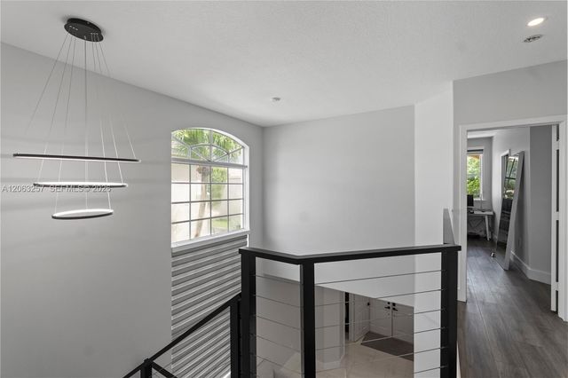 10151 NW 32nd Ter ., Doral, FL 33172