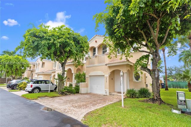 10151 NW 32nd Ter ., Doral, FL 33172