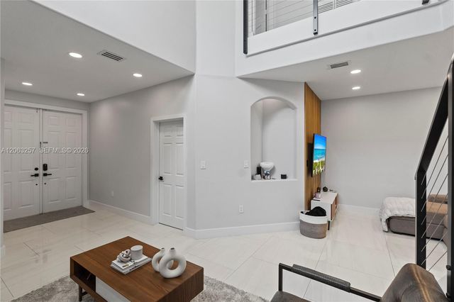 10151 NW 32nd Ter ., Doral, FL 33172