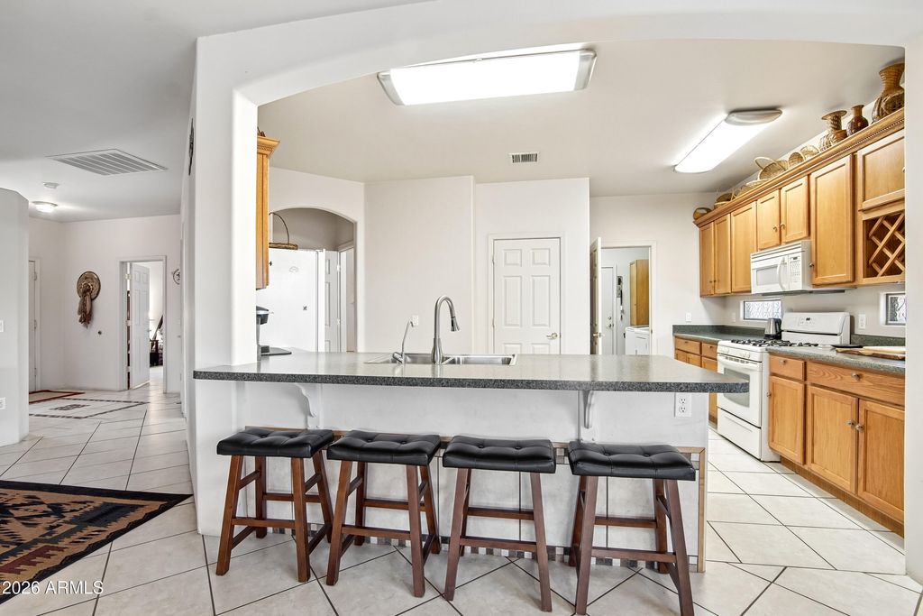 Image 10 of property listing at 3953 W MUSTANG Court, Eloy, AZ 85131
