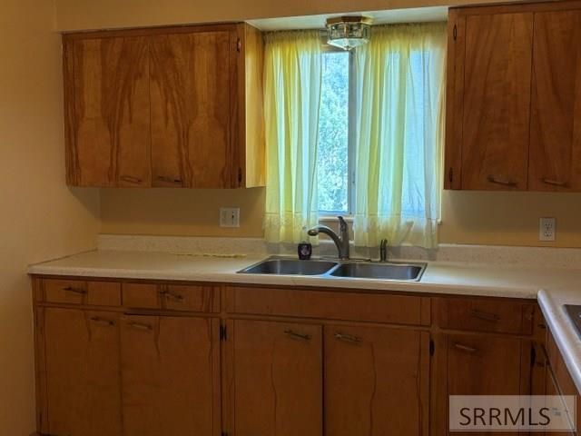 4293 W 49th S, Idaho Falls, ID 83402