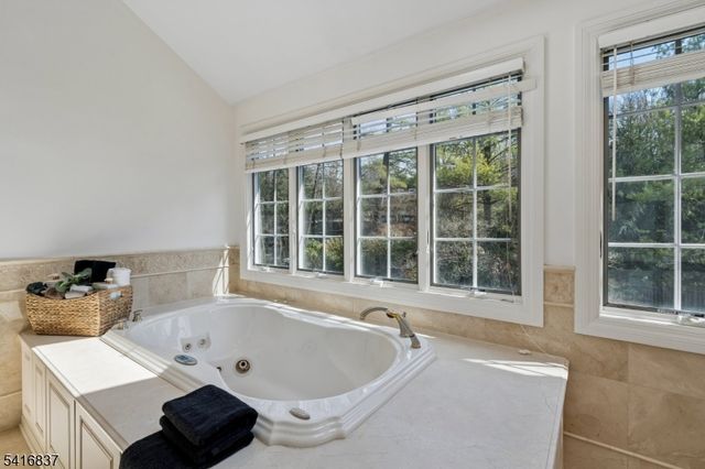 3 Denman Ct, Millburn Twp., NJ 07078