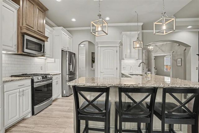 4600 Kentucky Ridge Drive, Mustang, OK 73064