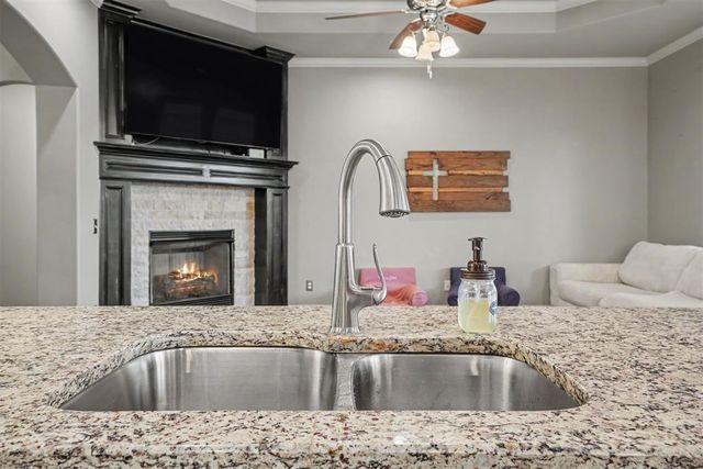 4600 Kentucky Ridge Drive, Mustang, OK 73064