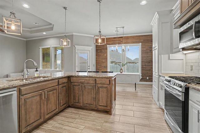 4600 Kentucky Ridge Drive, Mustang, OK 73064