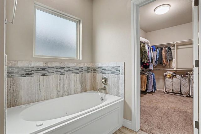 4600 Kentucky Ridge Drive, Mustang, OK 73064