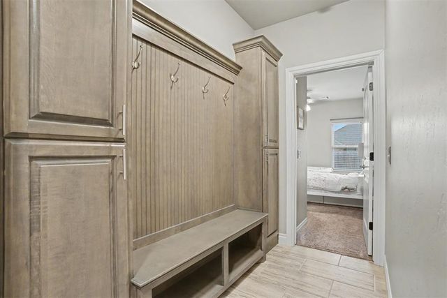 4600 Kentucky Ridge Drive, Mustang, OK 73064