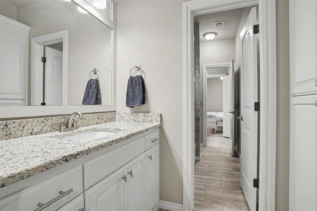 4600 Kentucky Ridge Drive, Mustang, OK 73064