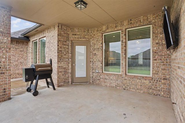 4600 Kentucky Ridge Drive, Mustang, OK 73064