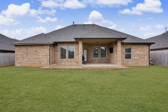 4600 Kentucky Ridge Drive, Mustang, OK 73064
