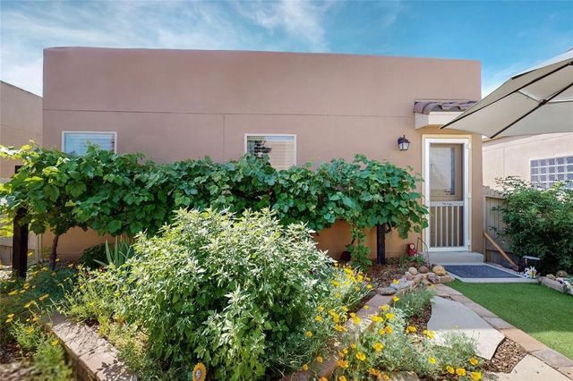 4210 Luz De Estrella, Santa Fe, NM 87507