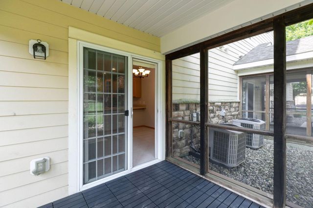9122 Fox Court, Victoria, MN 55386