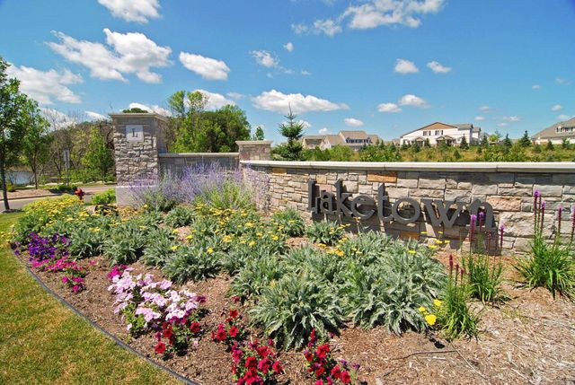 9122 Fox Court, Victoria, MN 55386