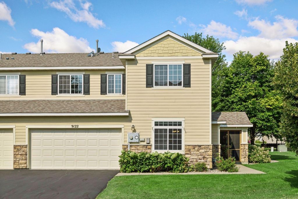 9122 Fox Court, Victoria, MN 55386