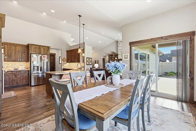 1037 E GRAVELSTONE CT, Hayden, ID 83835