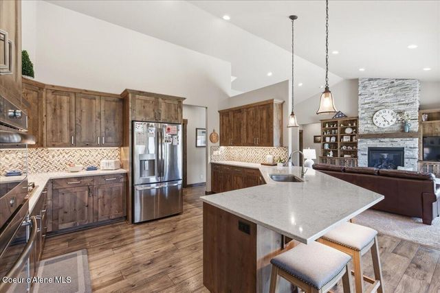 1037 E GRAVELSTONE CT, Hayden, ID 83835