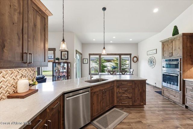 1037 E GRAVELSTONE CT, Hayden, ID 83835