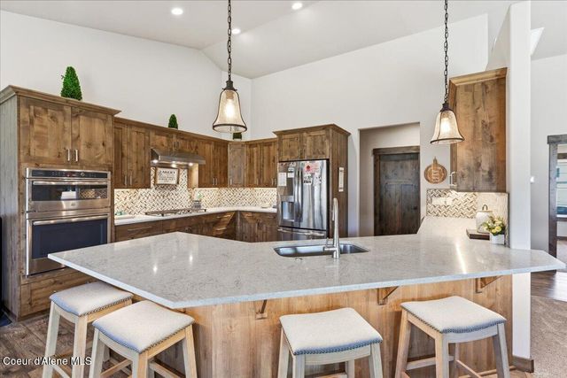 1037 E GRAVELSTONE CT, Hayden, ID 83835