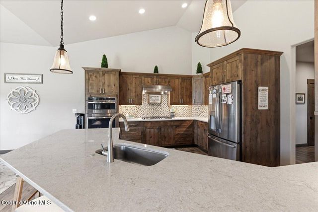 1037 E GRAVELSTONE CT, Hayden, ID 83835